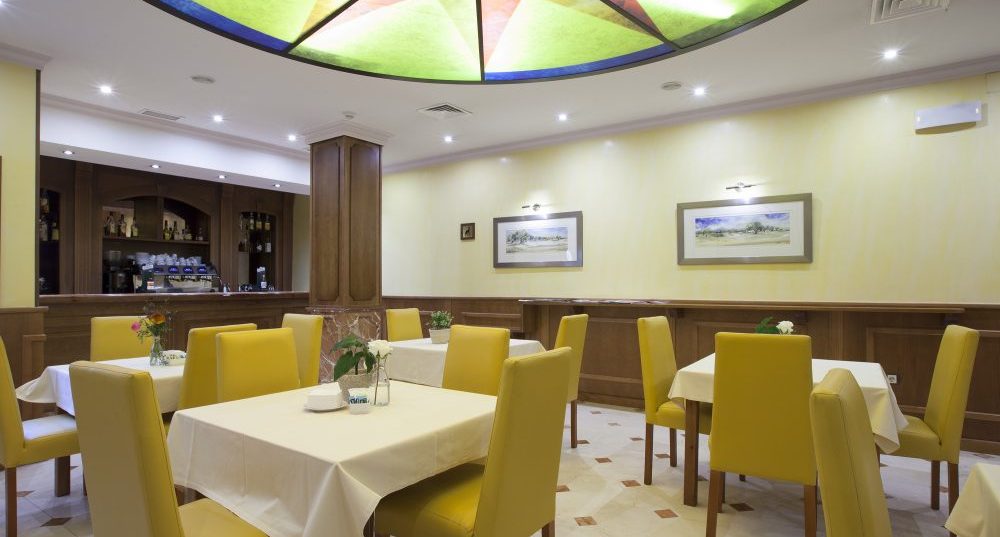 CAFETERIA_083